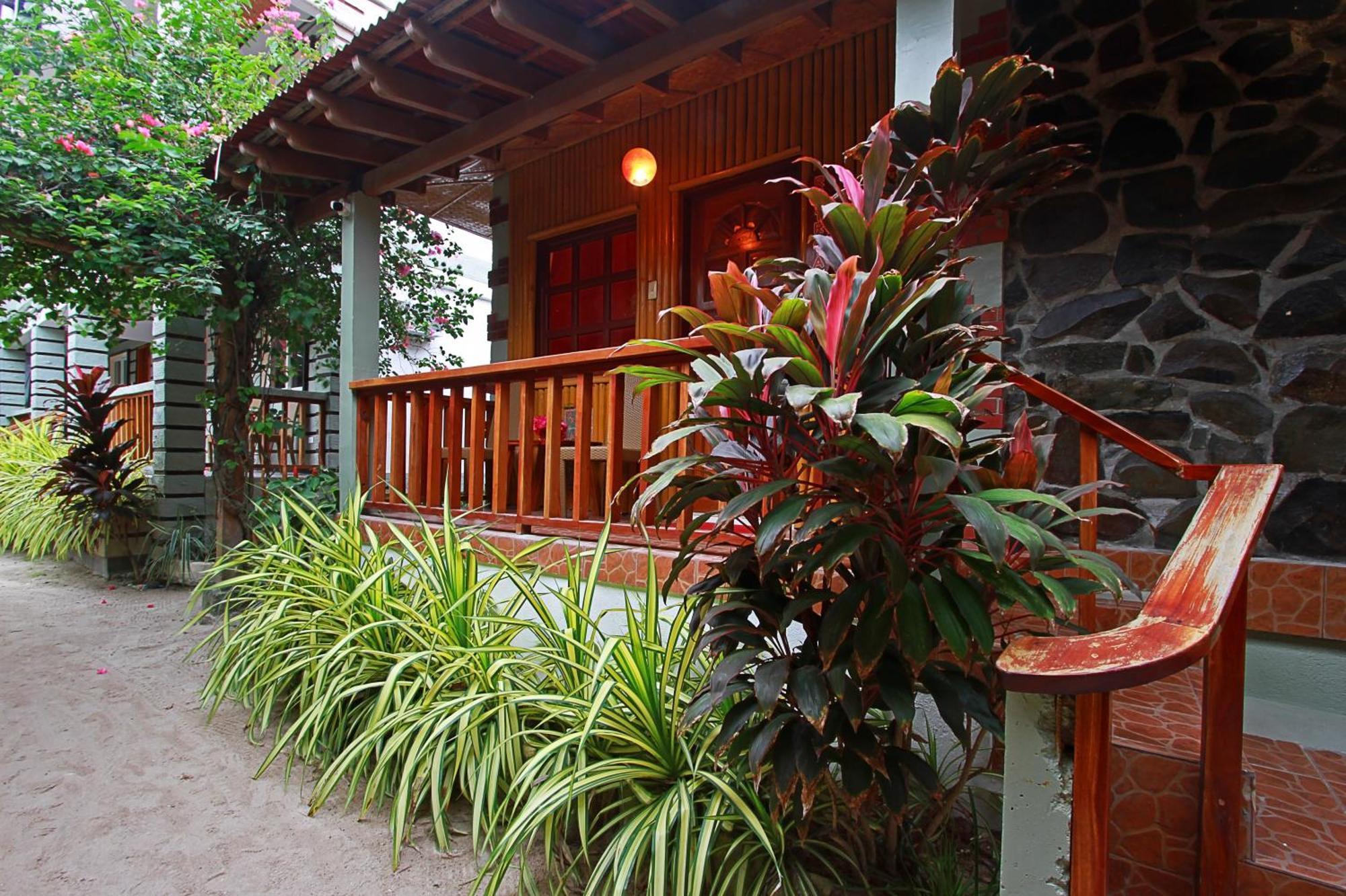 Nigi Nigi Too Beach Resort Balabag  Exterior photo